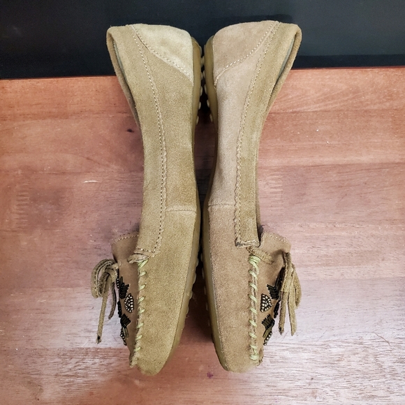 Minnetonka Women's Tan Beaded Embellished Suede Moccasins Size 7.5 - Picture 7 of 8